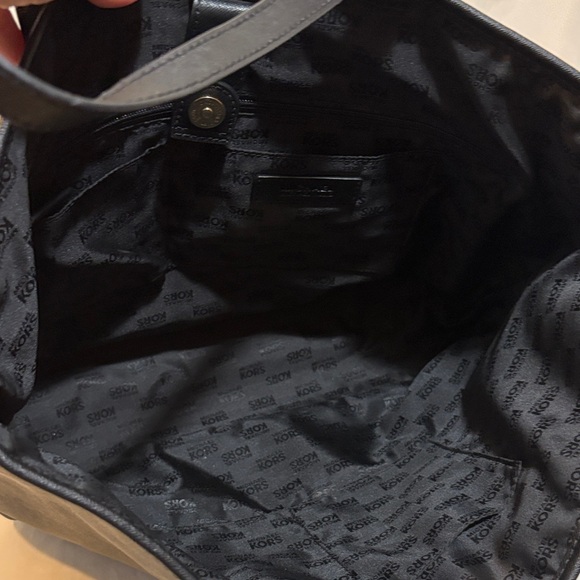 Michael Kors Black Tote Bag with Gold Accent - Picture 4 of 6